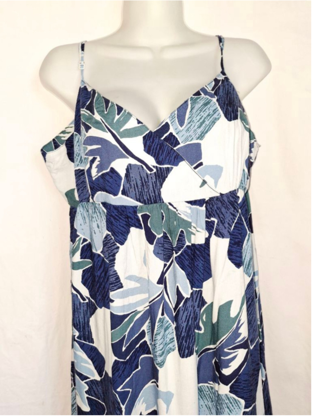 Vintage Hilo Hattie Maxi the Hawaiian original Dress XL White Blue Floral vacay - Picture 4 of 4
